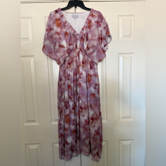 Hayden Dresses & Skirts - Hayden Cream and Pink Garment